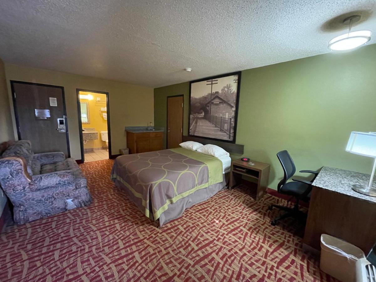 Super 8 By Wyndham Van Buren/Ft. Smith Area Bagian luar foto