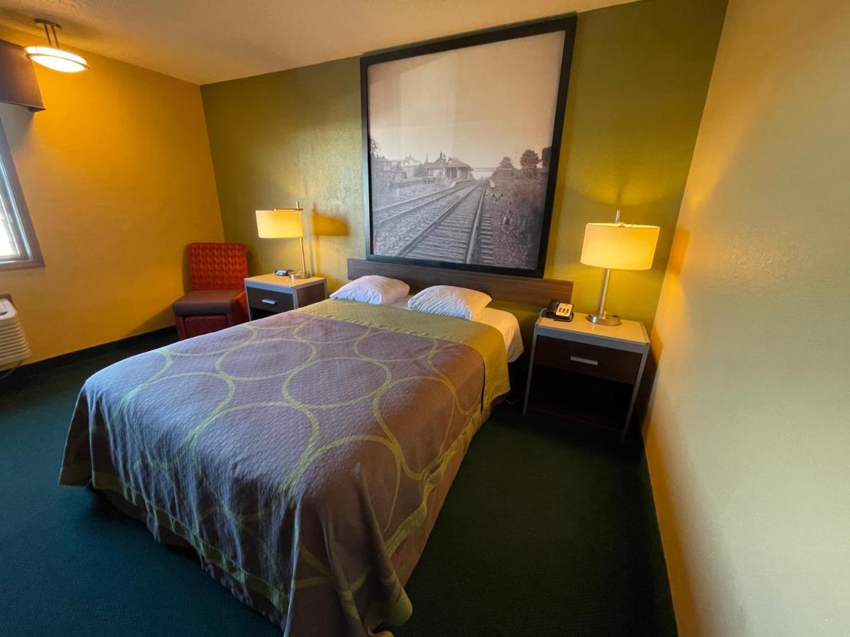 Super 8 By Wyndham Van Buren/Ft. Smith Area Bagian luar foto
