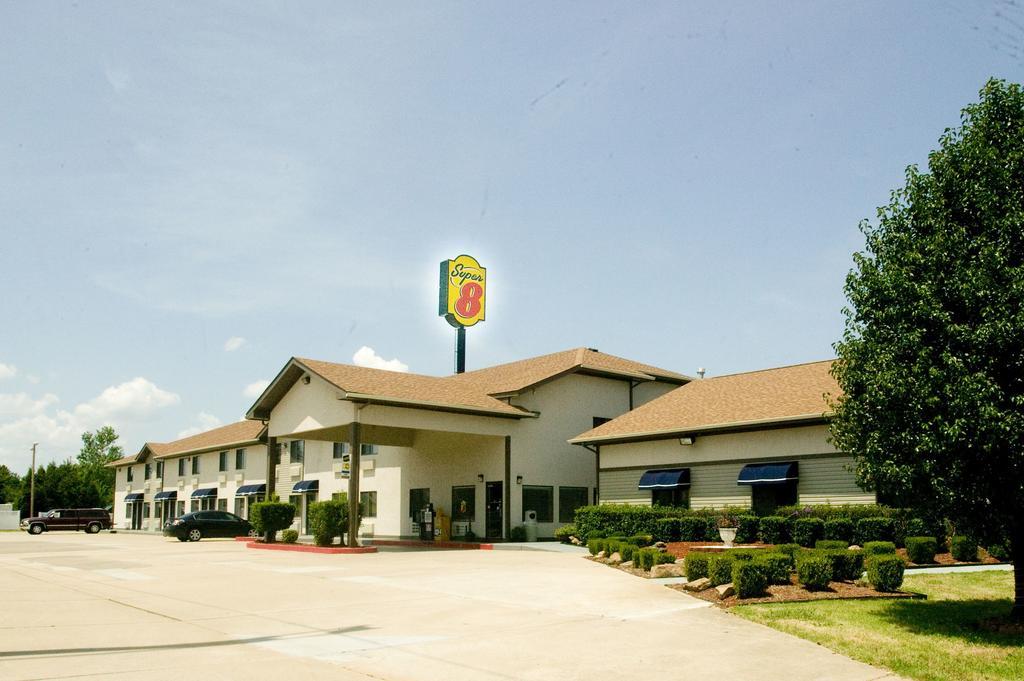 Super 8 By Wyndham Van Buren/Ft. Smith Area Bagian luar foto
