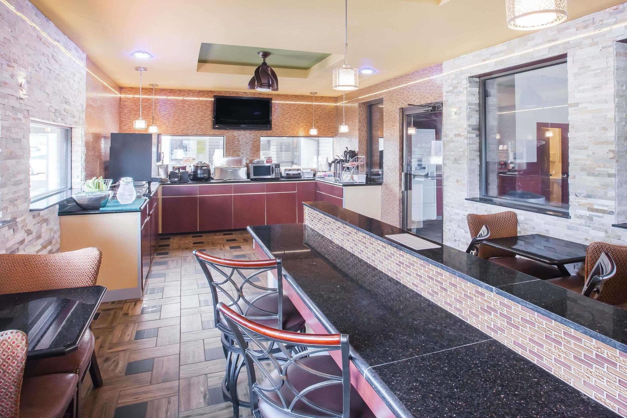Super 8 By Wyndham Van Buren/Ft. Smith Area Bagian luar foto